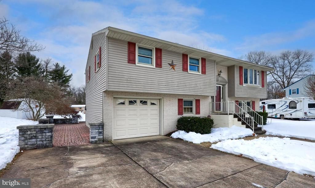 3644 Fox Chase Drive, Dover, PA 17315 Main Photo