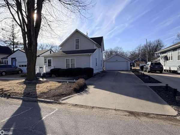 804 S 4Th Street, Fairfield, IA 52556