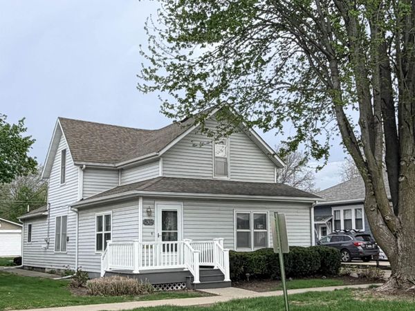 804 S 4Th Street, Fairfield, IA 52556