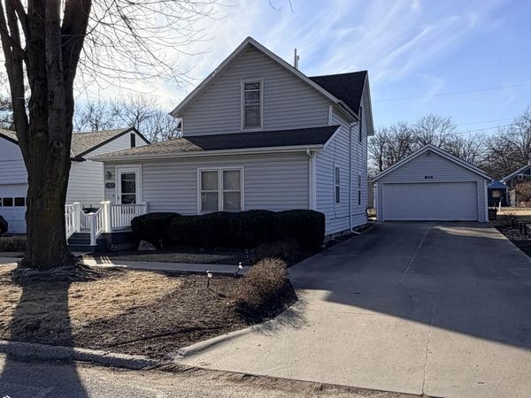 804 S 4Th Street, Fairfield, IA 52556