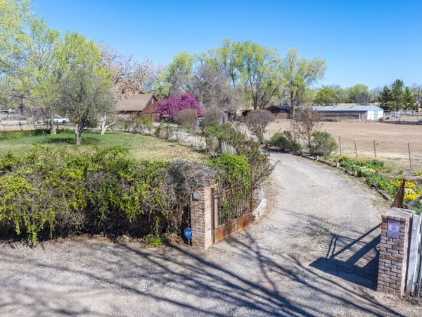 350 Applewood Road, Corrales, NM 87048