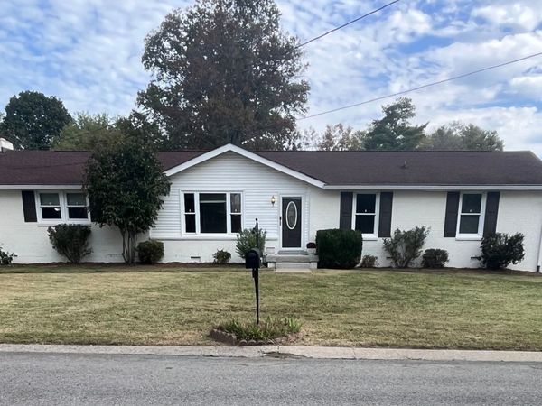 128 Stillhouse Rd , Hendersonville, TN 37075