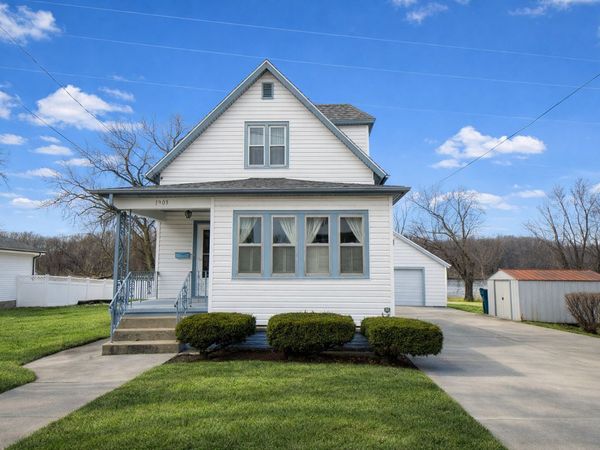 1903 W First Street, Dixon, IL 61021