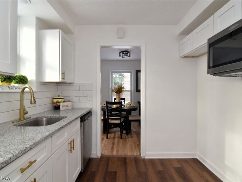 4380 Lucille Road, Cleveland, OH 44121 Photo 17