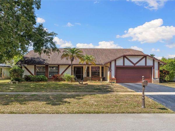 21193 Raindance Ln, Boca Raton, FL 33428