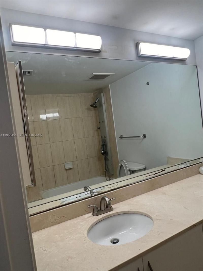 1750 N Bayshore Dr, Unit 3808, Miami, FL 33132 Photo