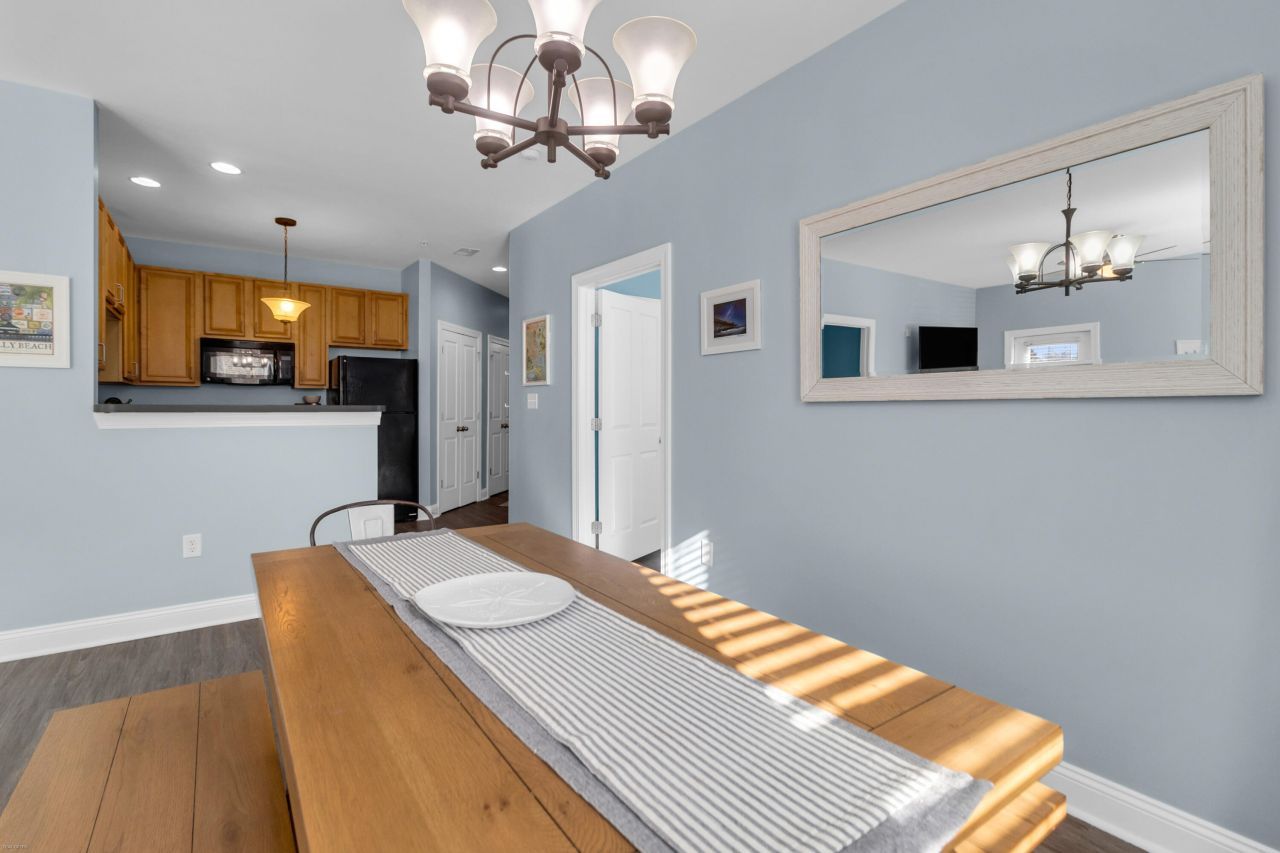 2244 Ashley Crossing Drive Photo 11