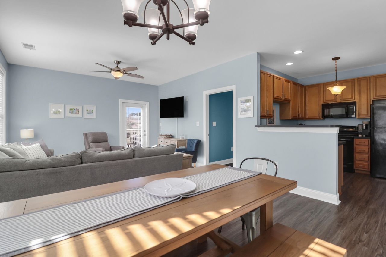 2244 Ashley Crossing Drive Photo 12