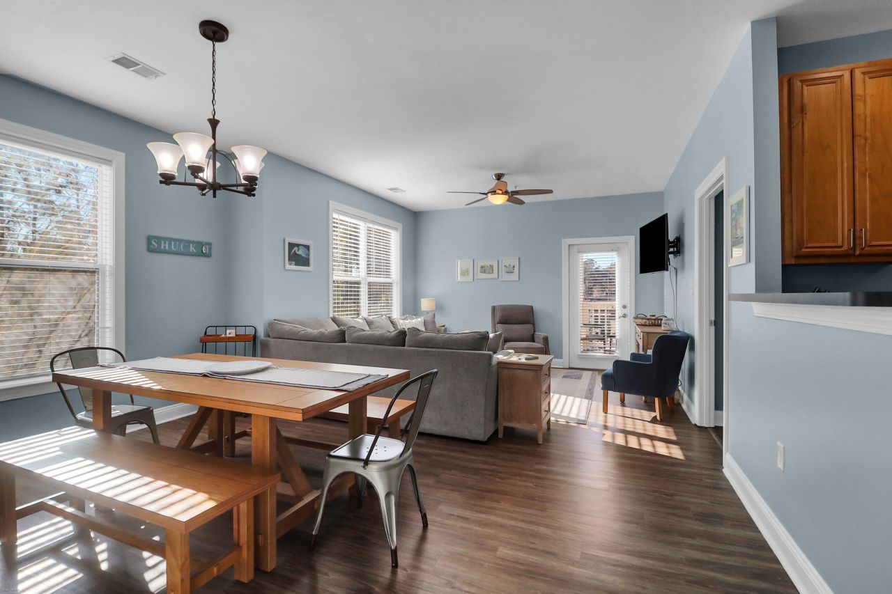 2244 Ashley Crossing Drive Photo 15