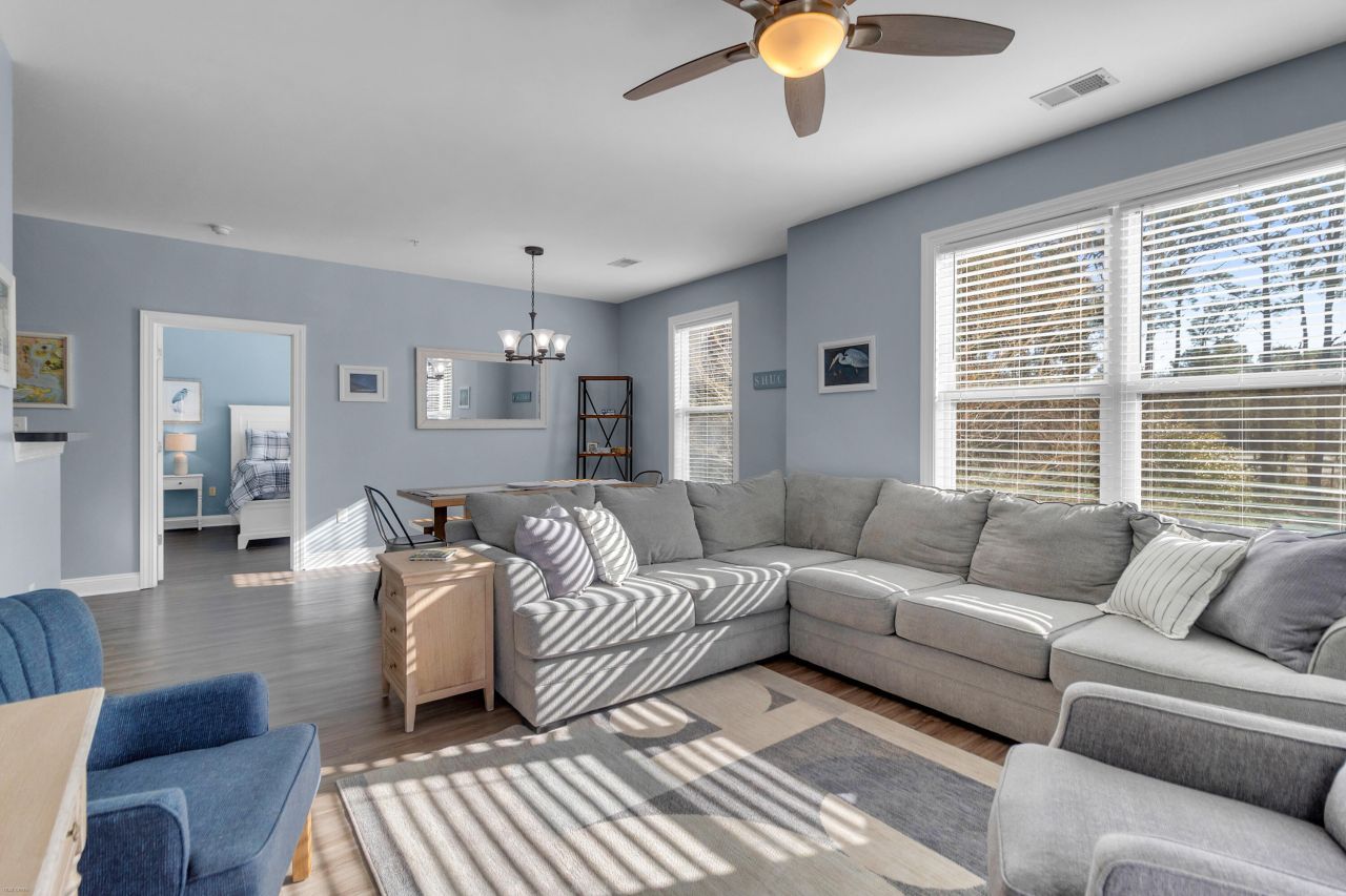 2244 Ashley Crossing Drive Photo 17