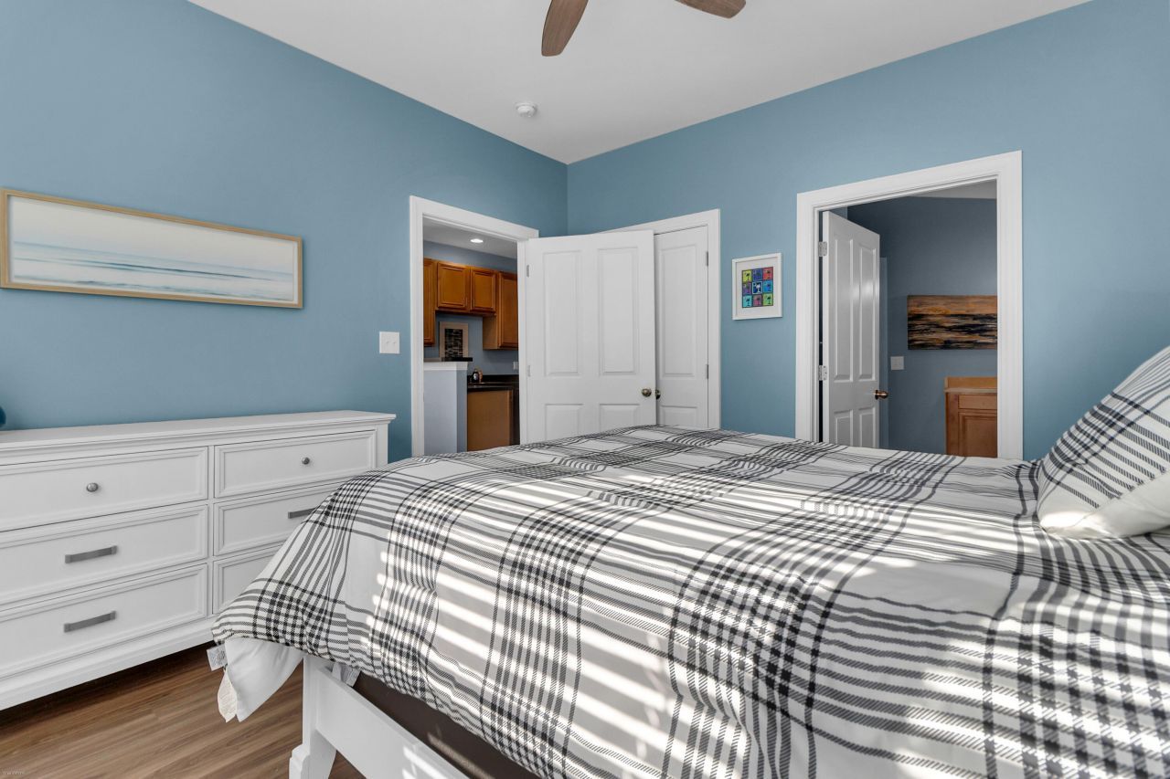 2244 Ashley Crossing Drive Photo 22