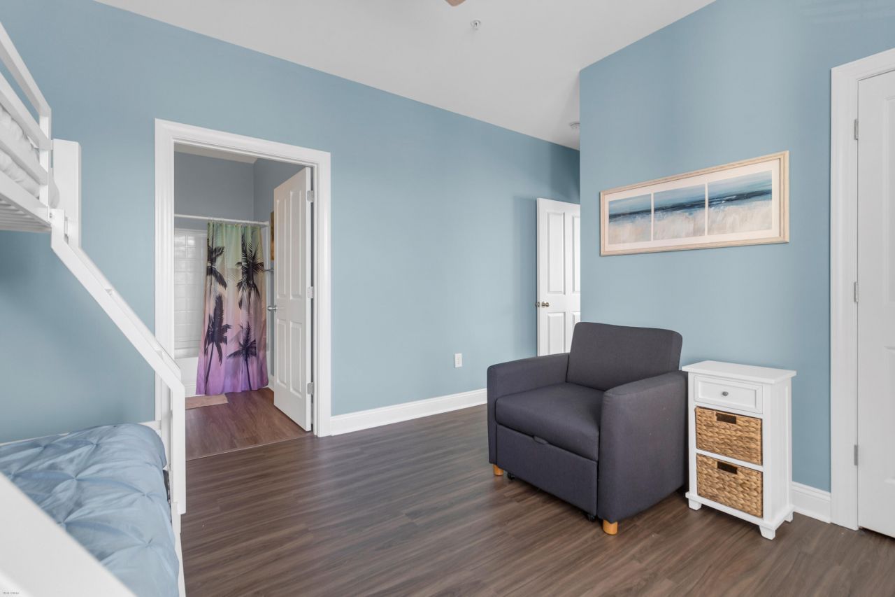 2244 Ashley Crossing Drive Photo 25