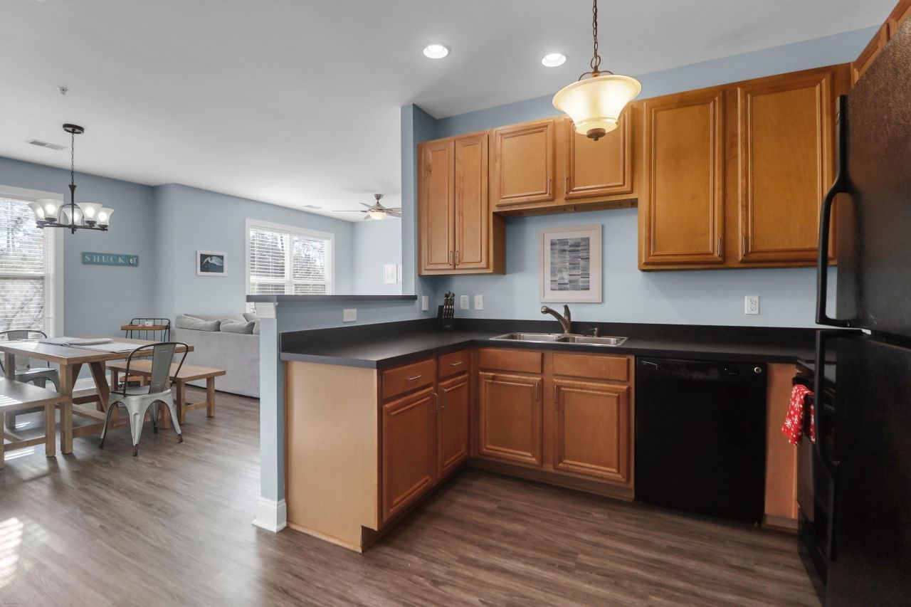 2244 Ashley Crossing Drive Photo 7