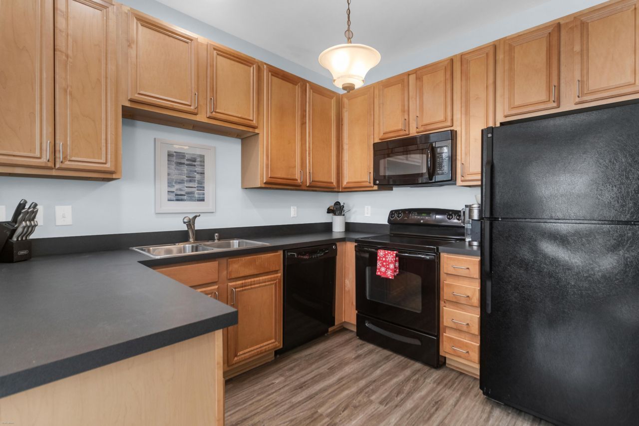 2244 Ashley Crossing Drive Photo 8