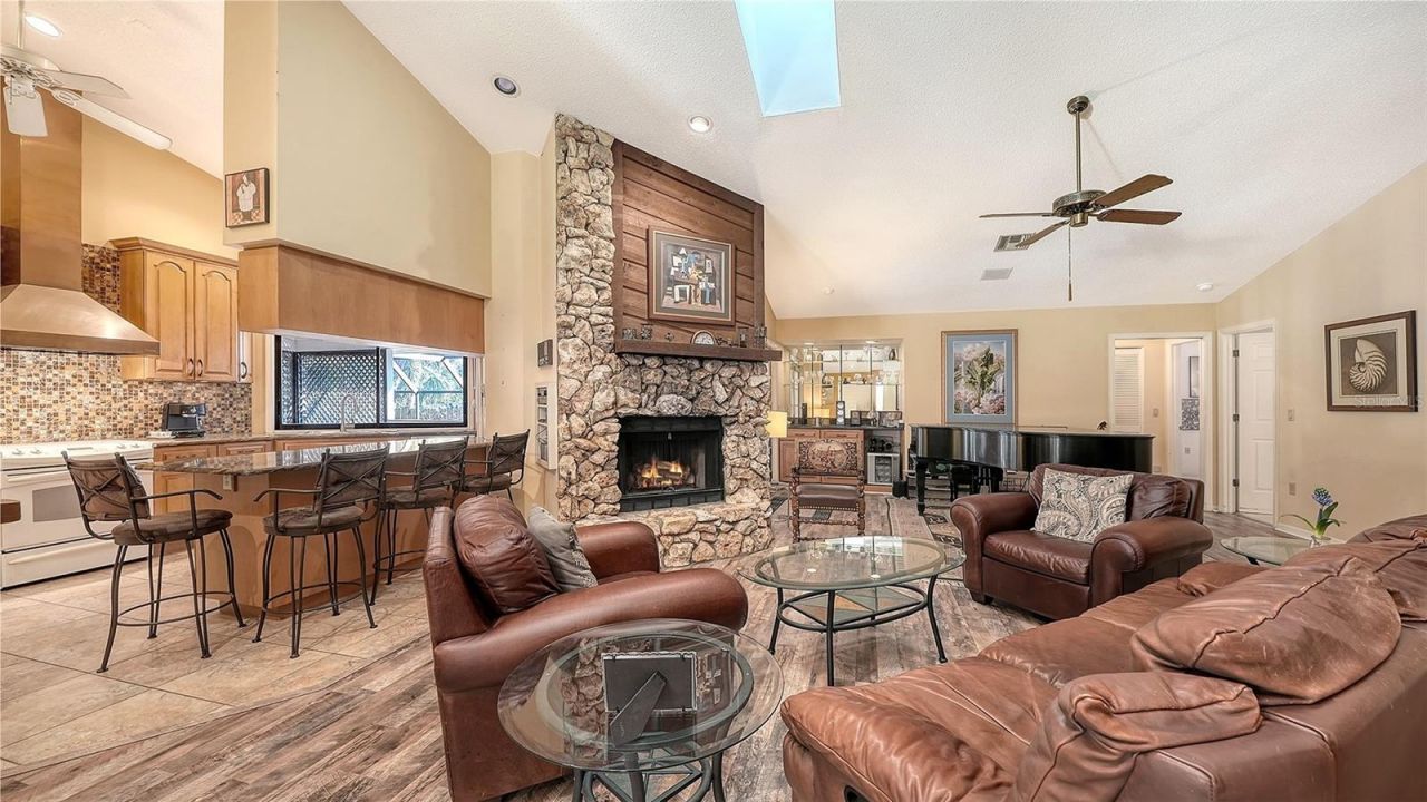 4390 Woodview Drive, Sarasota, FL 34232 Photo