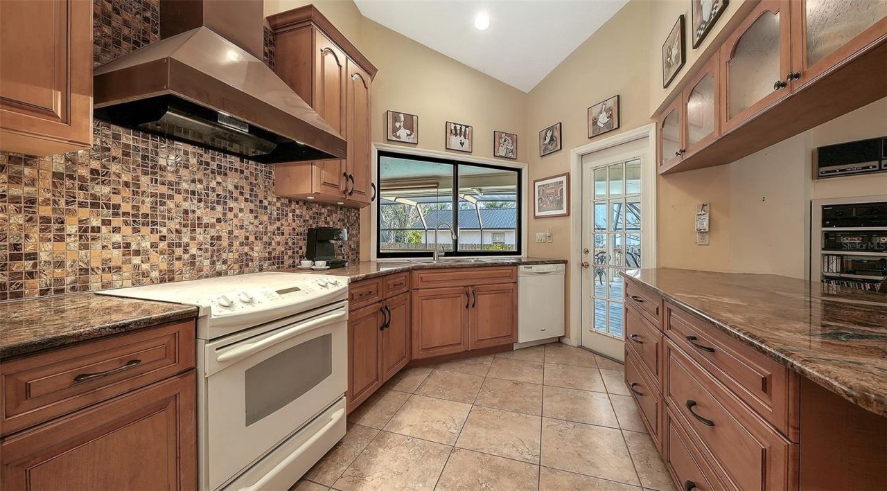 4390 Woodview Drive, Sarasota, FL 34232 Photo