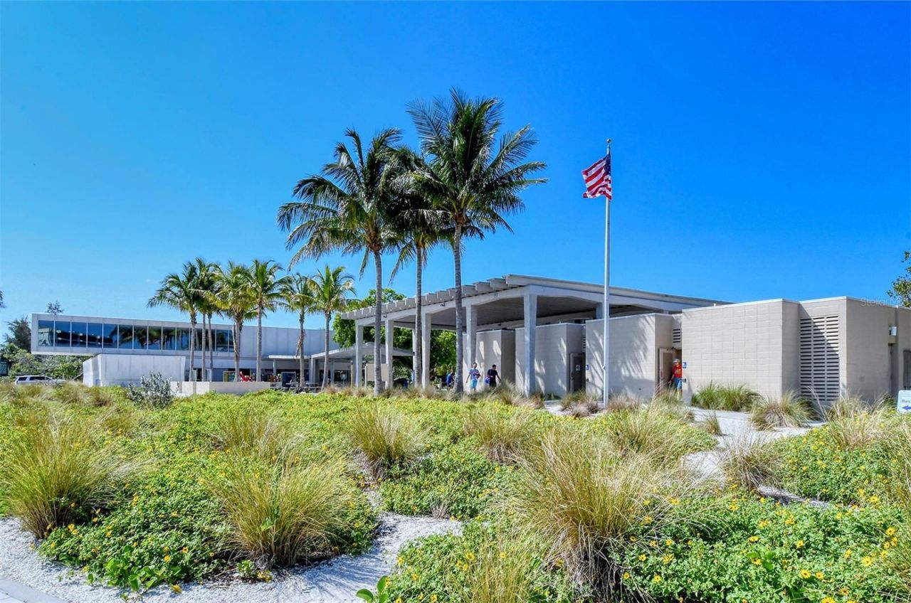 4390 Woodview Drive, Sarasota, FL 34232 Photo