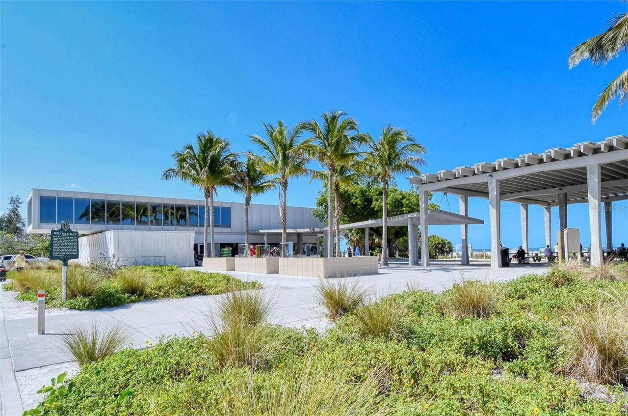 4390 Woodview Drive, Sarasota, FL 34232 Photo