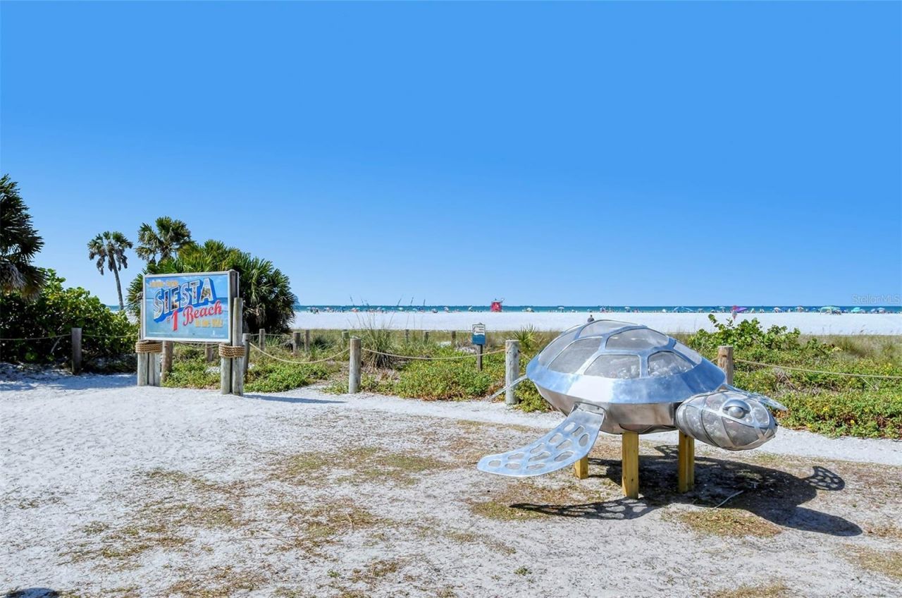 4390 Woodview Drive, Sarasota, FL 34232 Photo
