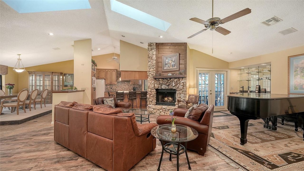 4390 Woodview Drive, Sarasota, FL 34232 Photo