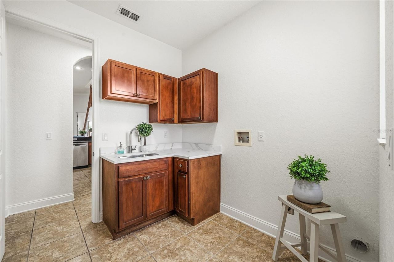 9059 Tuscan Valley Place, Orlando, FL 32825 Photo