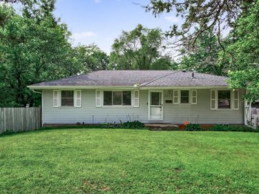 3213 W Old Shakopee Road, Bloomington, MN 55431