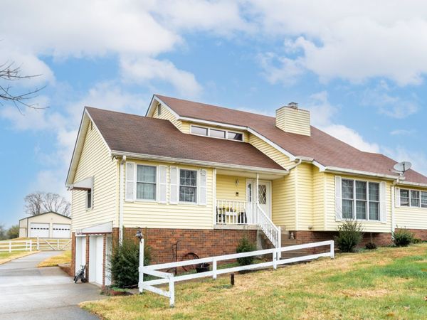 1041 Sandy Valley Rd, Hendersonville, TN 37075