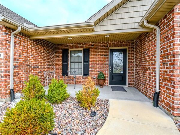 607 W Bentley Circle, Troy, OH 45373