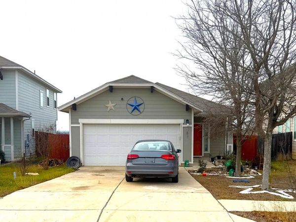 587 Twisted Oaks LN, Buda, TX 78610