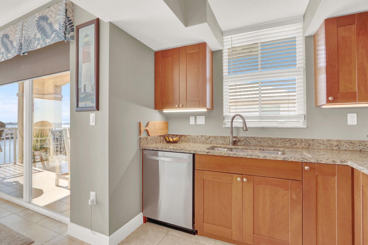 775 NW Flagler Avenue, Unit 403, Stuart, FL 34994 Photo