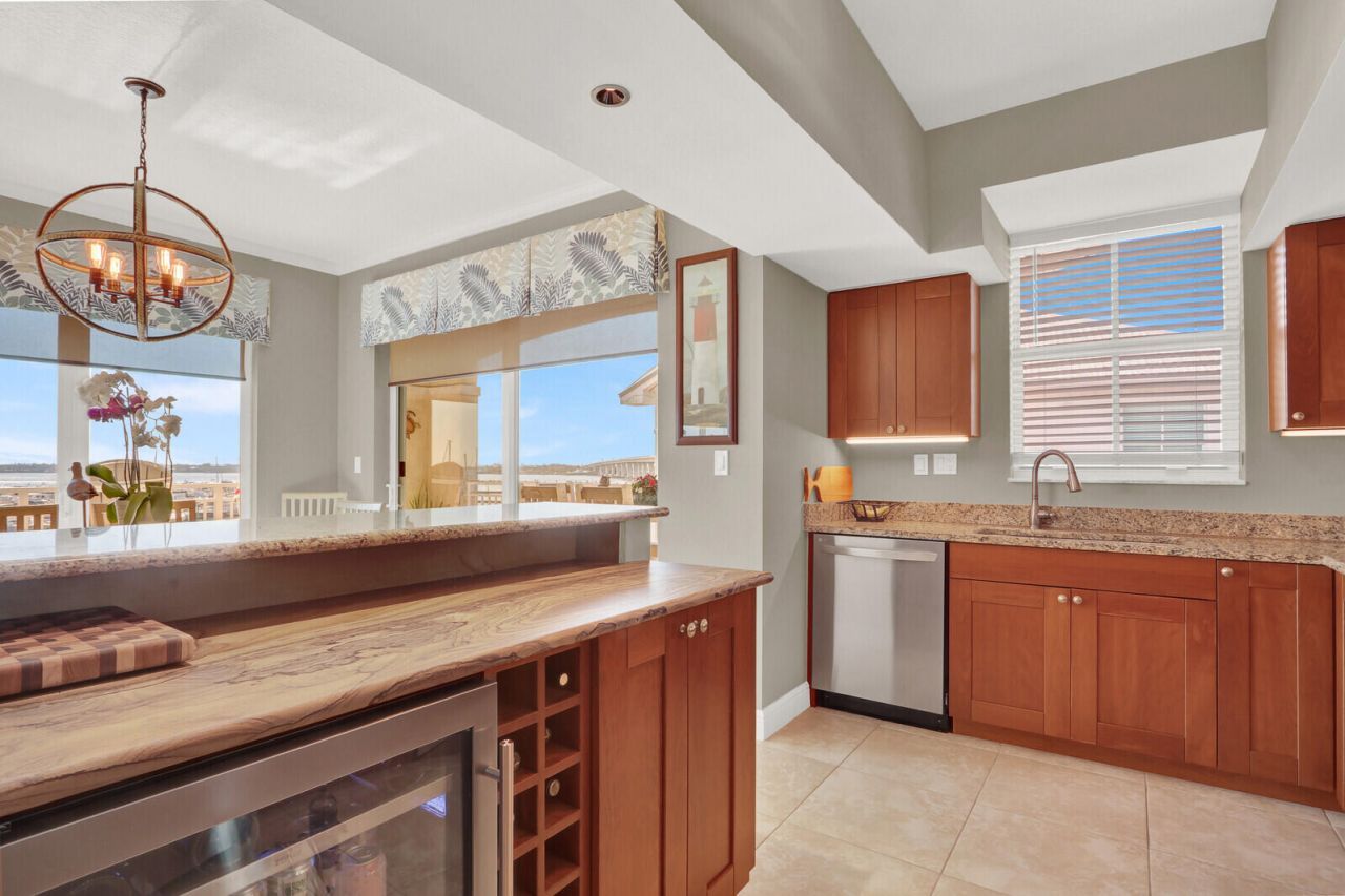 775 NW Flagler Avenue, Unit 403, Stuart, FL 34994 Photo