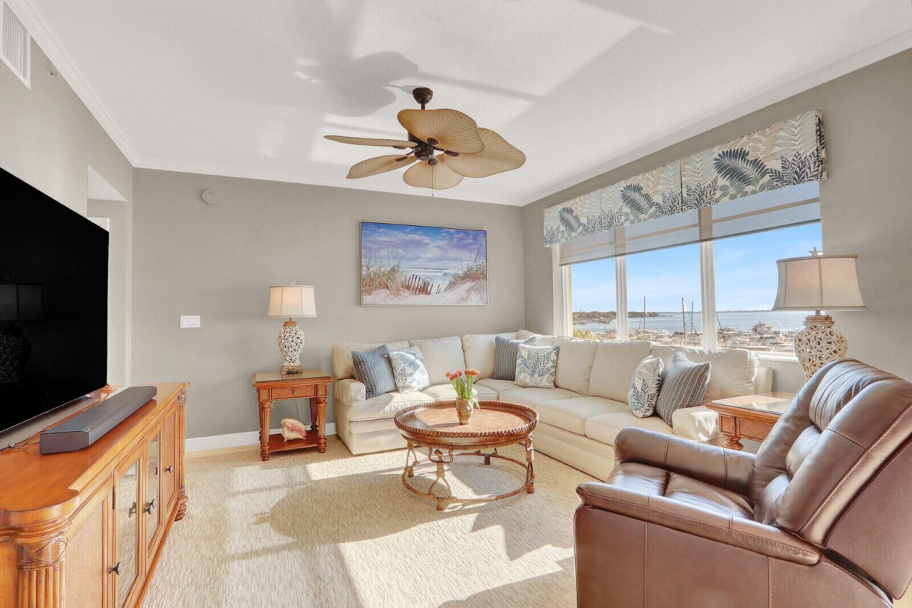 775 NW Flagler Avenue, Unit 403, Stuart, FL 34994 Photo