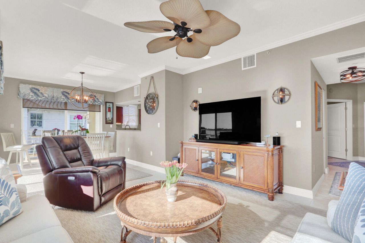 775 NW Flagler Avenue, Unit 403, Stuart, FL 34994 Photo