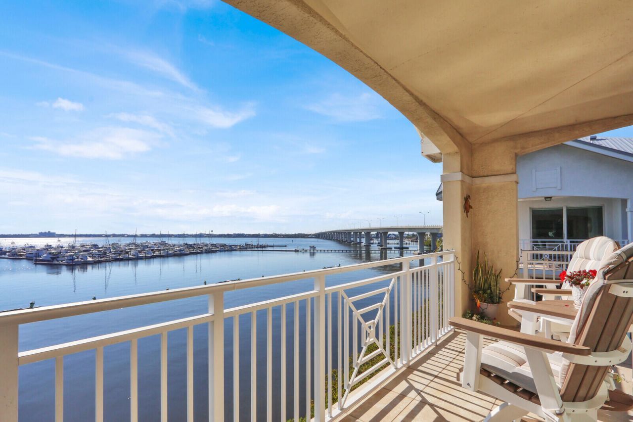 775 NW Flagler Avenue, Unit 403, Stuart, FL 34994 Photo