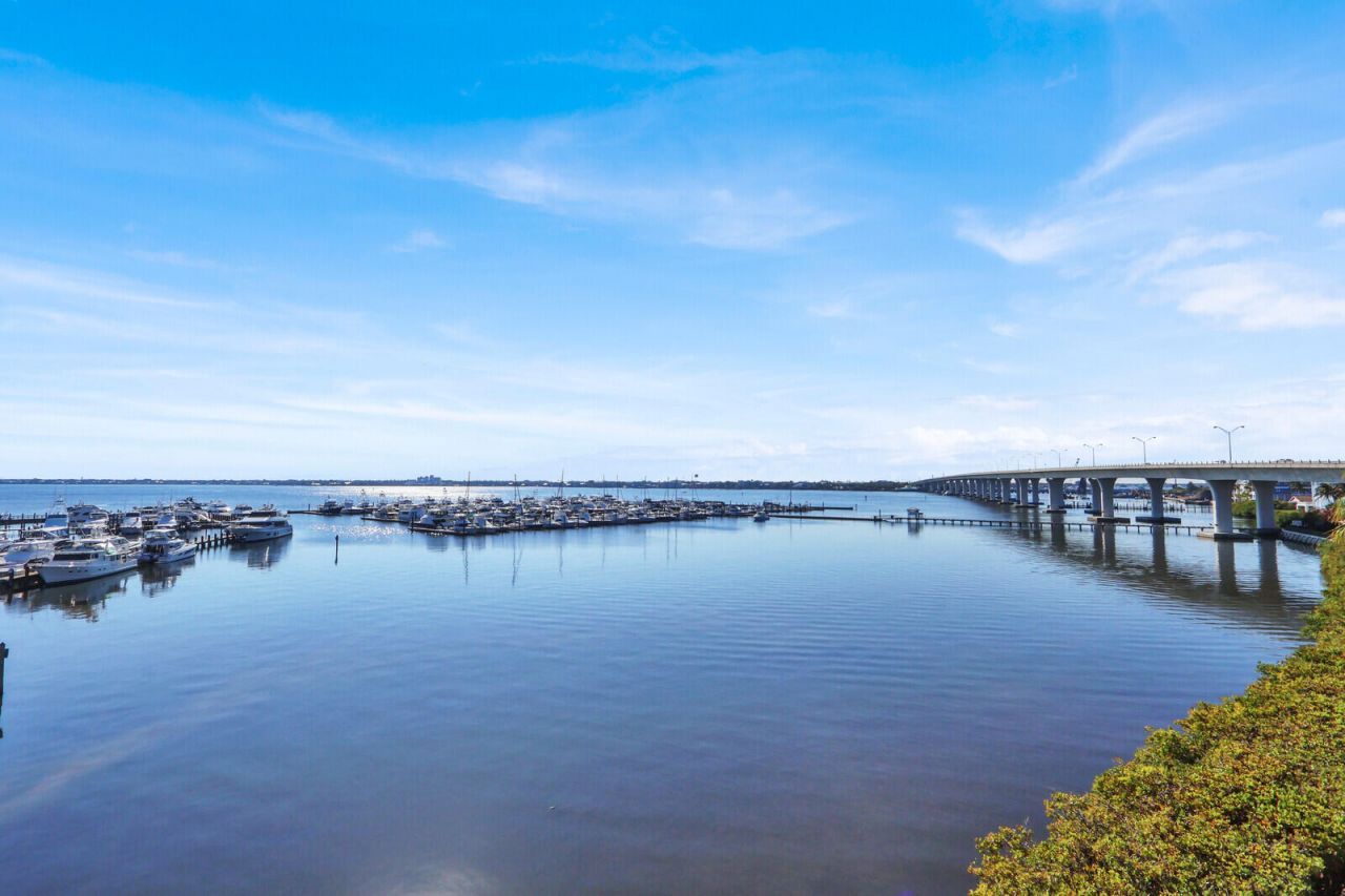 775 NW Flagler Avenue, Unit 403, Stuart, FL 34994 Photo