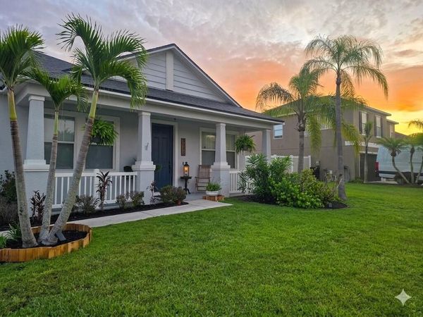 5915 NW Brianna Court, Port St. Lucie, FL 34986