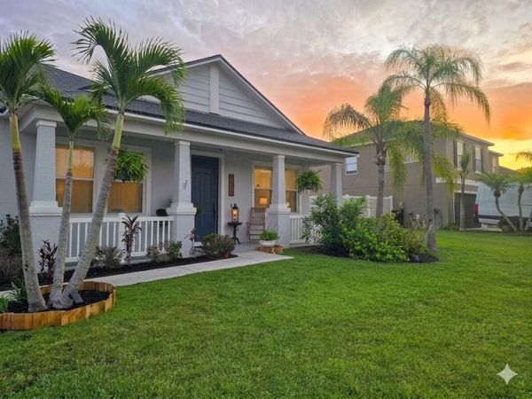 5915 NW Brianna Court, Port St. Lucie, FL 34986