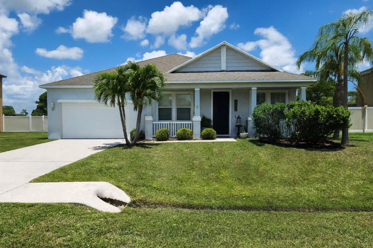 5915 NW Brianna Court, Port Saint Lucie, FL 34986 Photo