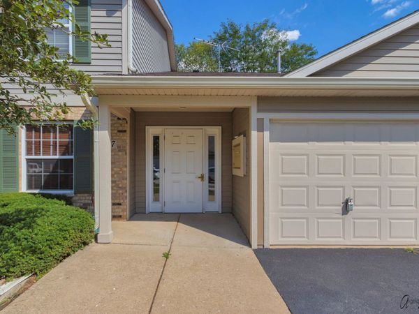 1187 N RED OAK Circle, Unit 3, Round Lake Beach, IL 60073