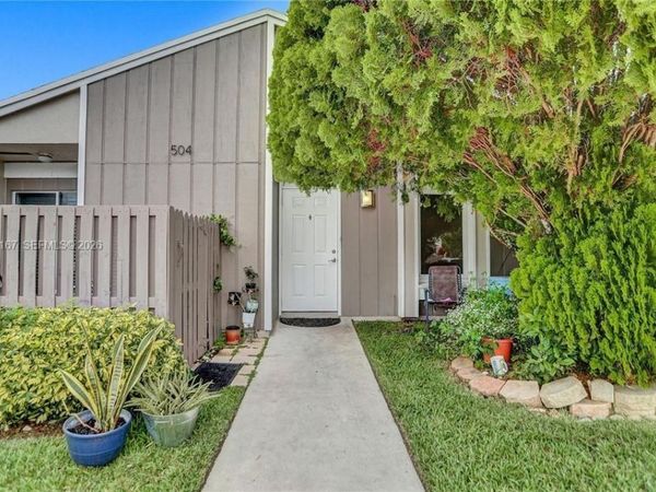 504 Woodgate Cir, Unit C, Sunrise, FL 33326