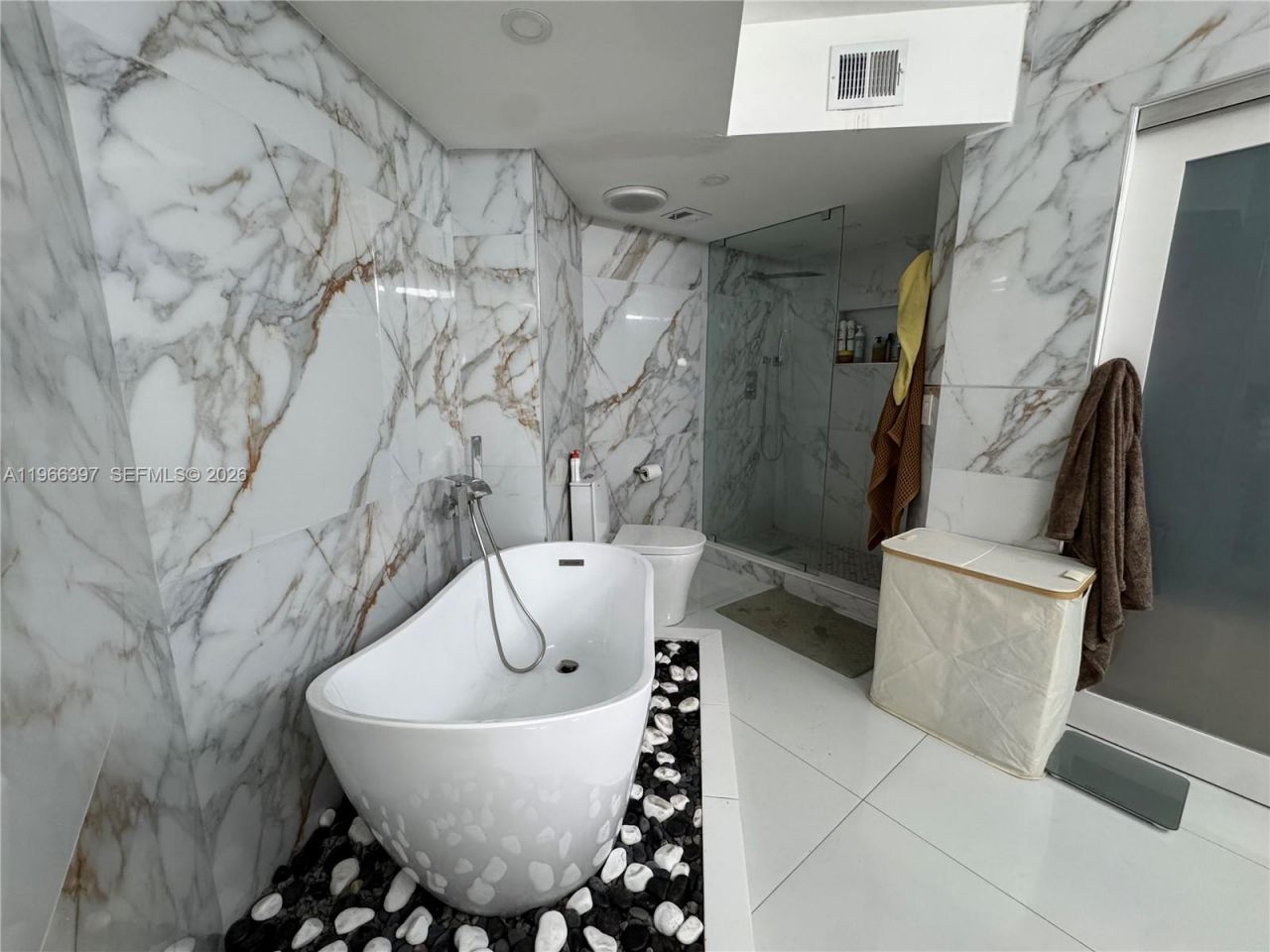 19195 Mystic Pointe Dr, Unit 205, Aventura, FL 33180 Photo