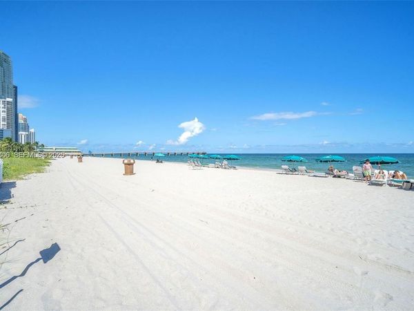 16445 Collins Ave, Unit 2328, Sunny Isles Beach, FL 33160