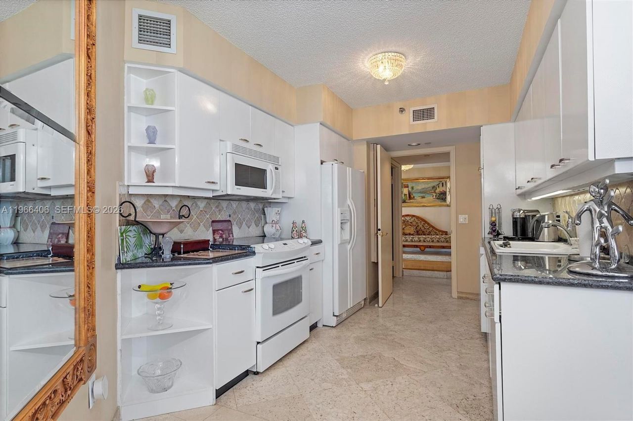 16445 Collins Ave, Unit 2328, Sunny Isles Beach, FL 33160 Photo