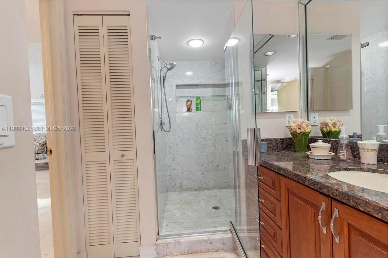 16445 Collins Ave, Unit 2328, Sunny Isles Beach, FL 33160 Photo