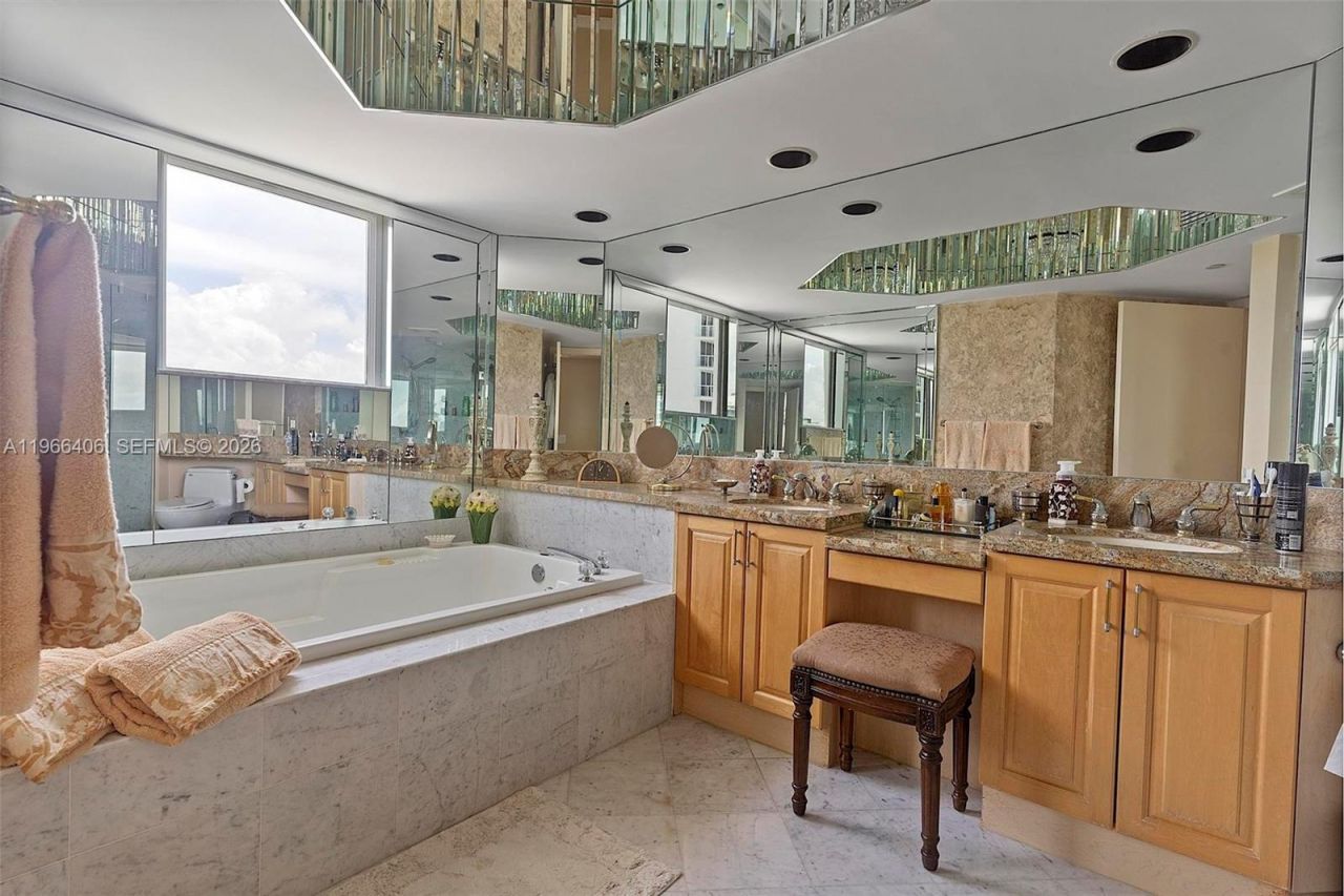 16445 Collins Ave, Unit 2328, Sunny Isles Beach, FL 33160 Photo