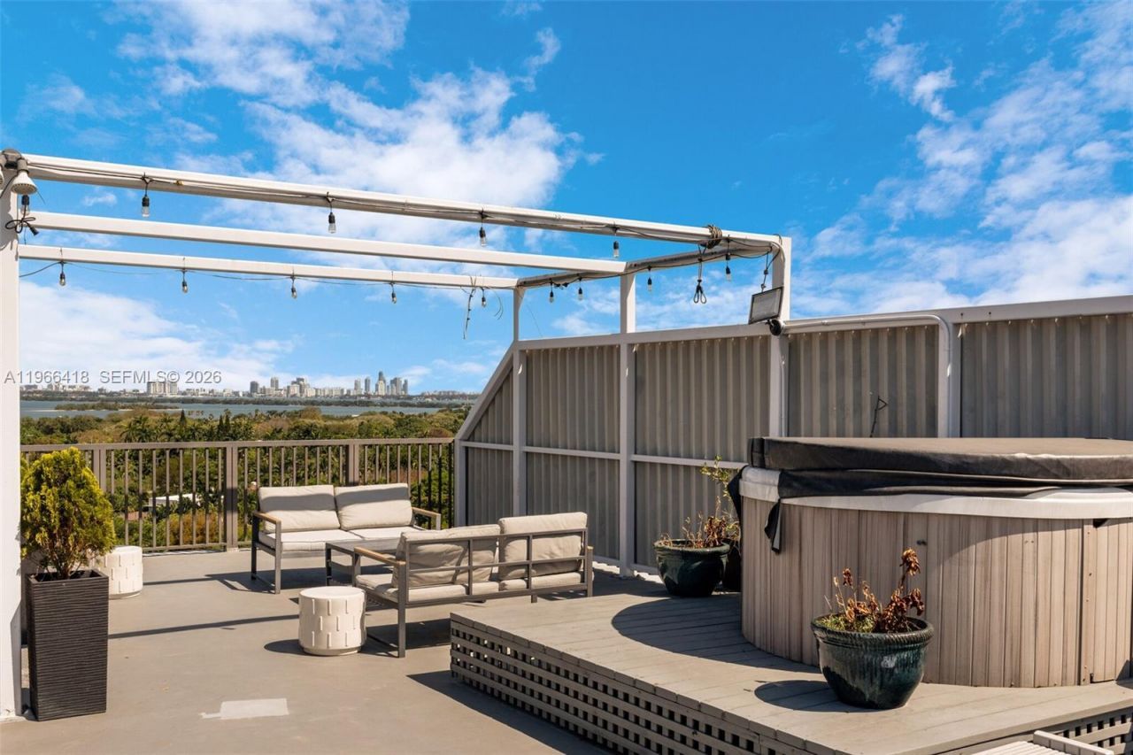 5781 Biscayne Blvd , Unit PH-3, Miami, FL 33137 Photo