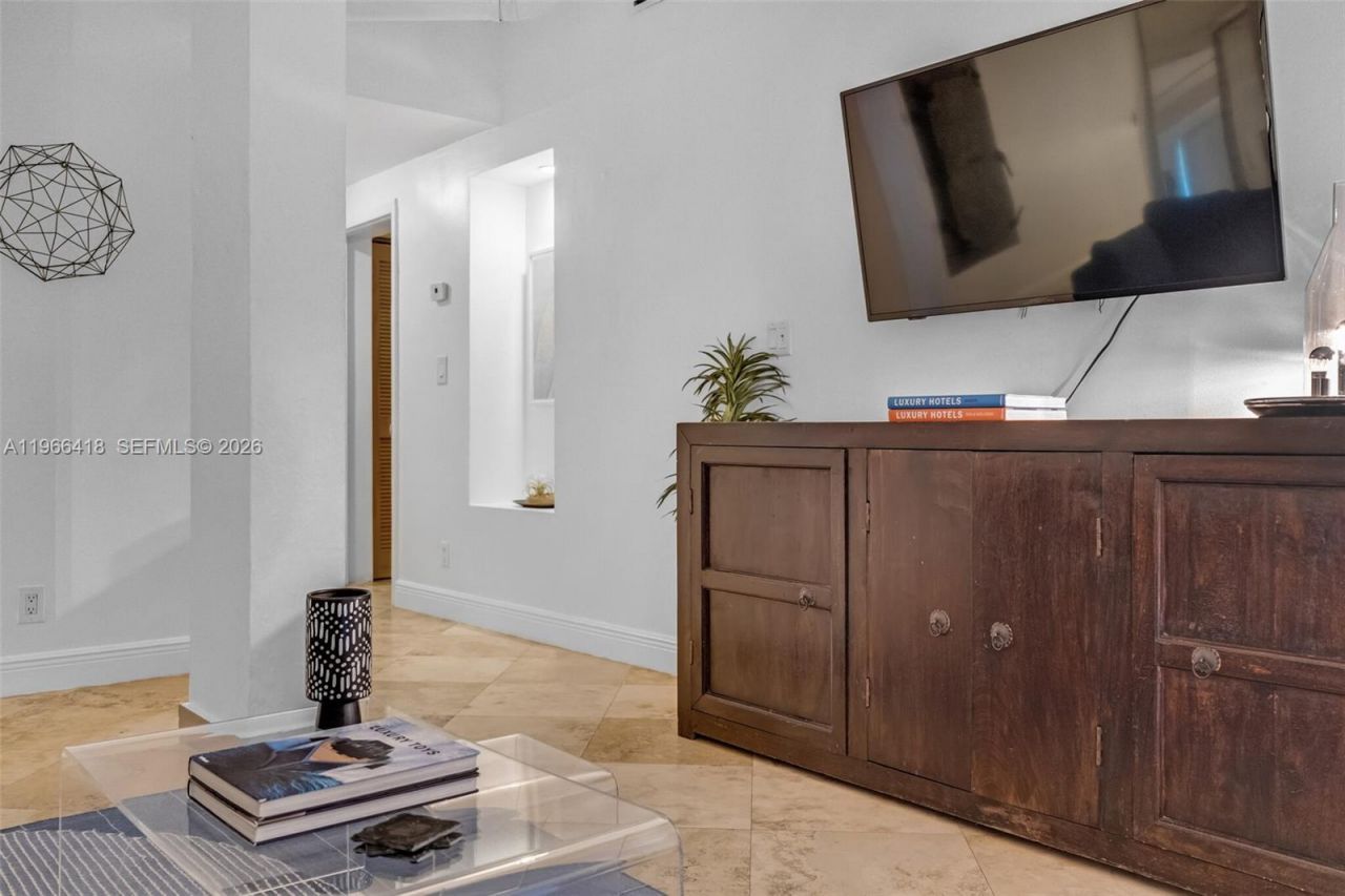 5781 Biscayne Blvd , Unit PH-3, Miami, FL 33137 Photo