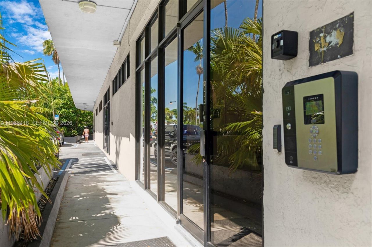 5781 Biscayne Blvd , Unit PH-3, Miami, FL 33137 Photo