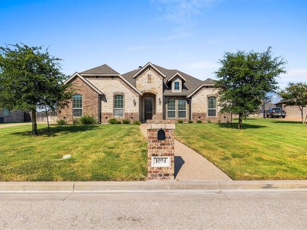 1094 Hesselridge Drive , Hewitt, TX 76643