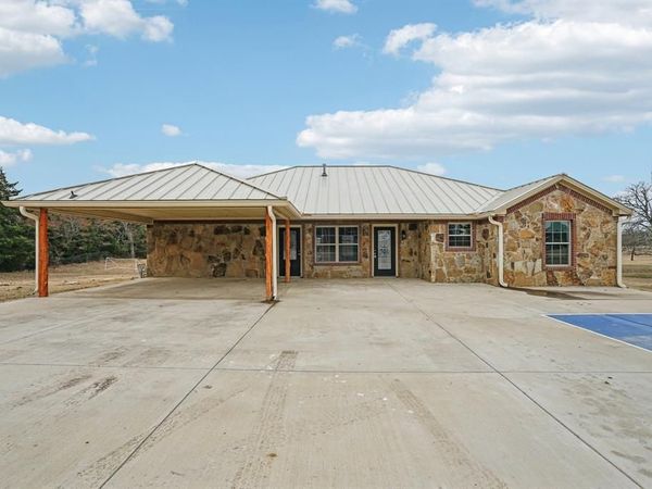 718 County Road 232, Collinsville, TX 76233